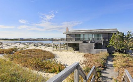 Another of the Wainscott